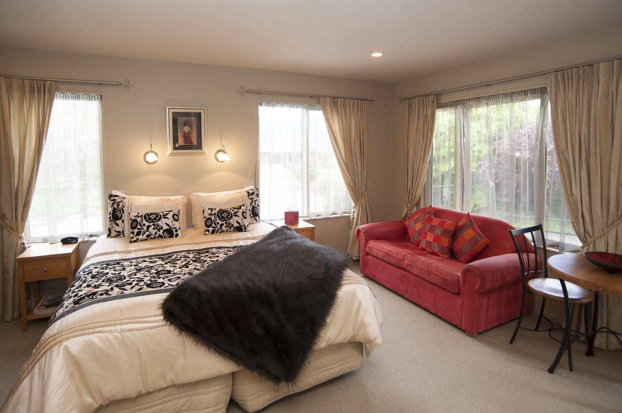 Blue Ridge Studios And Bed & Breakfast Те-Анау Екстер'єр фото